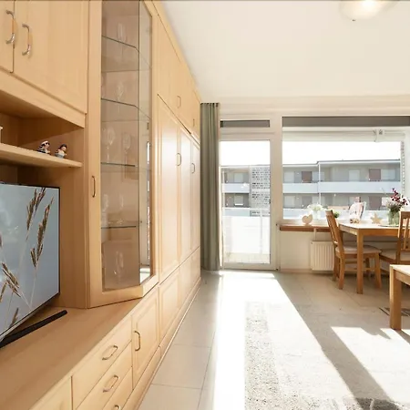 Haus Strandburg 8 *